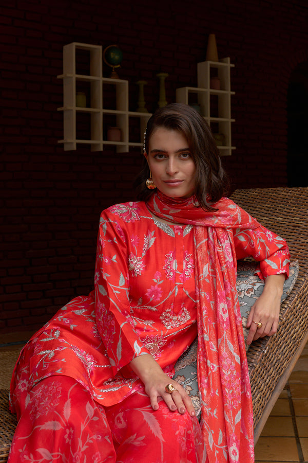 Scarlet Highlight Sharara