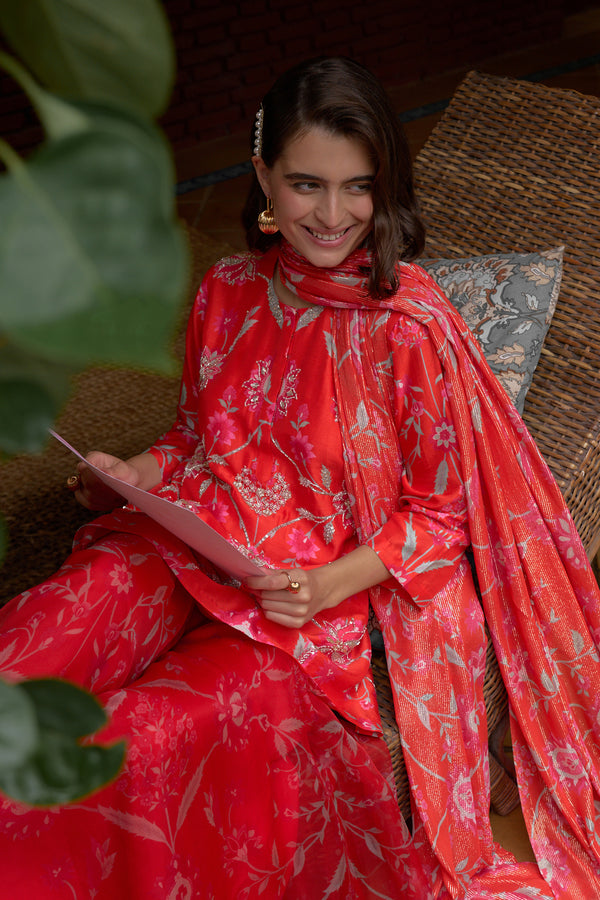 Scarlet Highlight Sharara