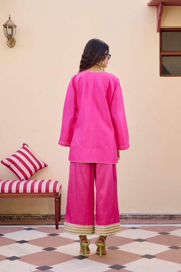 Urmi Daga in Poise Suit Set