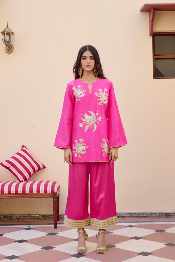 Urmi Daga in Poise Suit Set