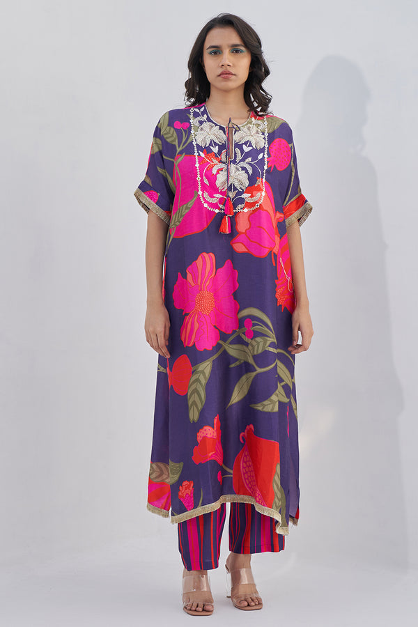 Mallika singhania in Tailsman